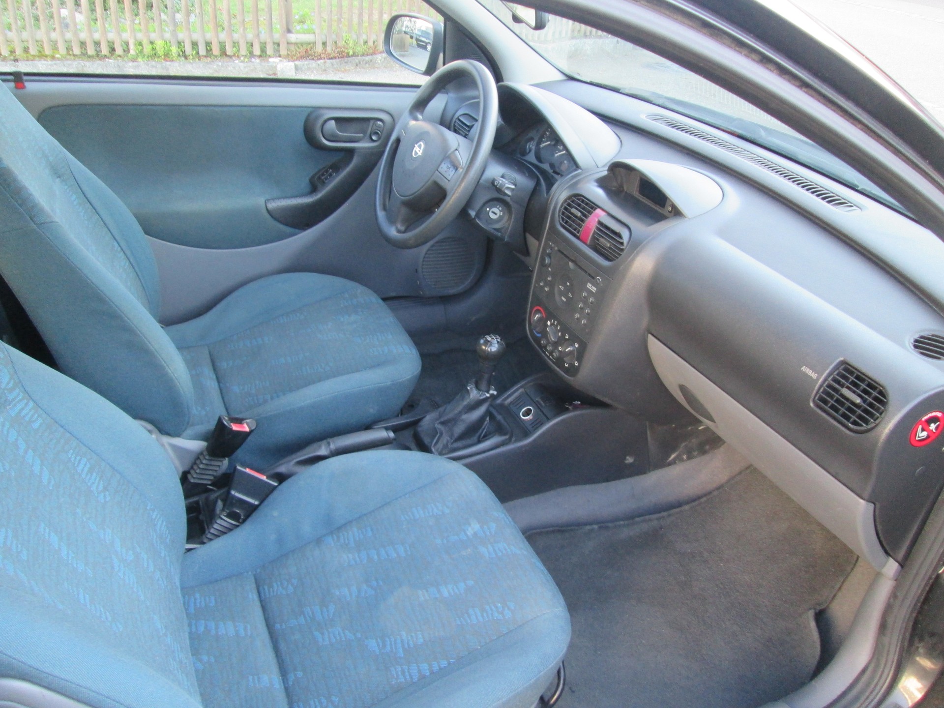 OPEL Corsa 1.4 16V Comfort-image-9