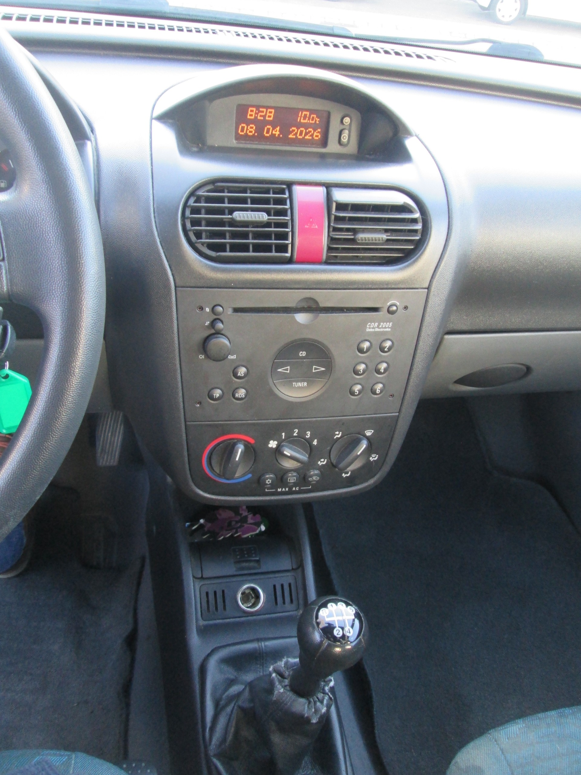 OPEL Corsa 1.4 16V Comfort-image-11