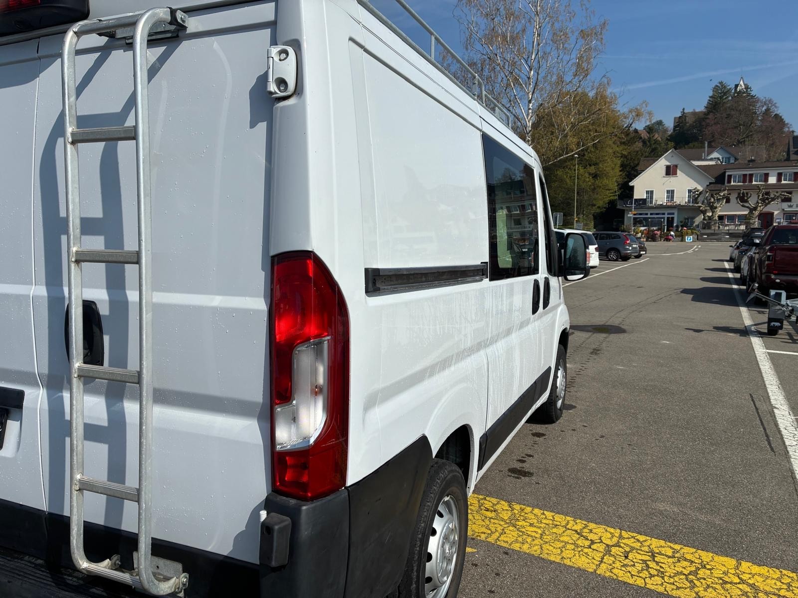 PEUGEOT Boxer 2.2 HDI 333 Premium L1H1-image-4