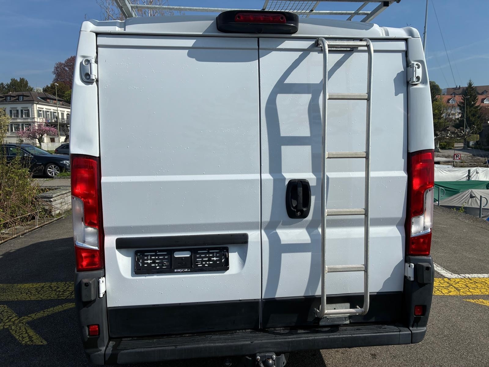 PEUGEOT Boxer 2.2 HDI 333 Premium L1H1-image-14