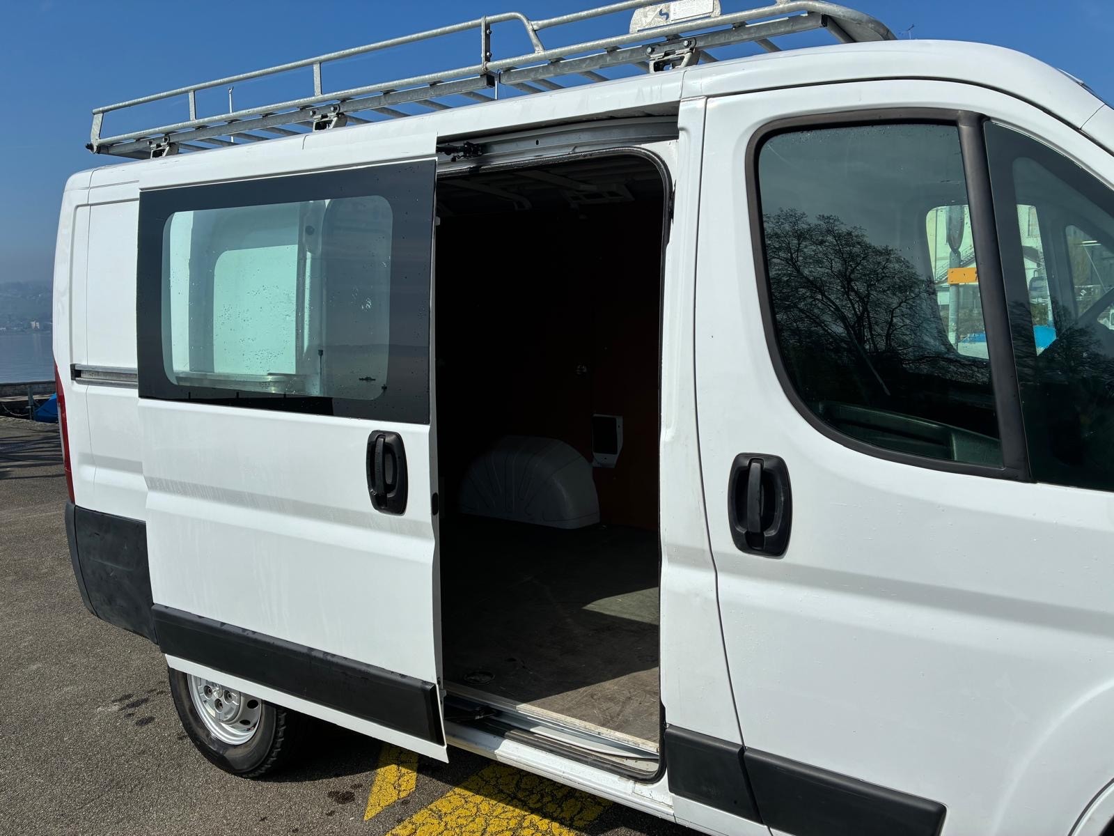 PEUGEOT Boxer 2.2 HDI 333 Premium L1H1-image-3