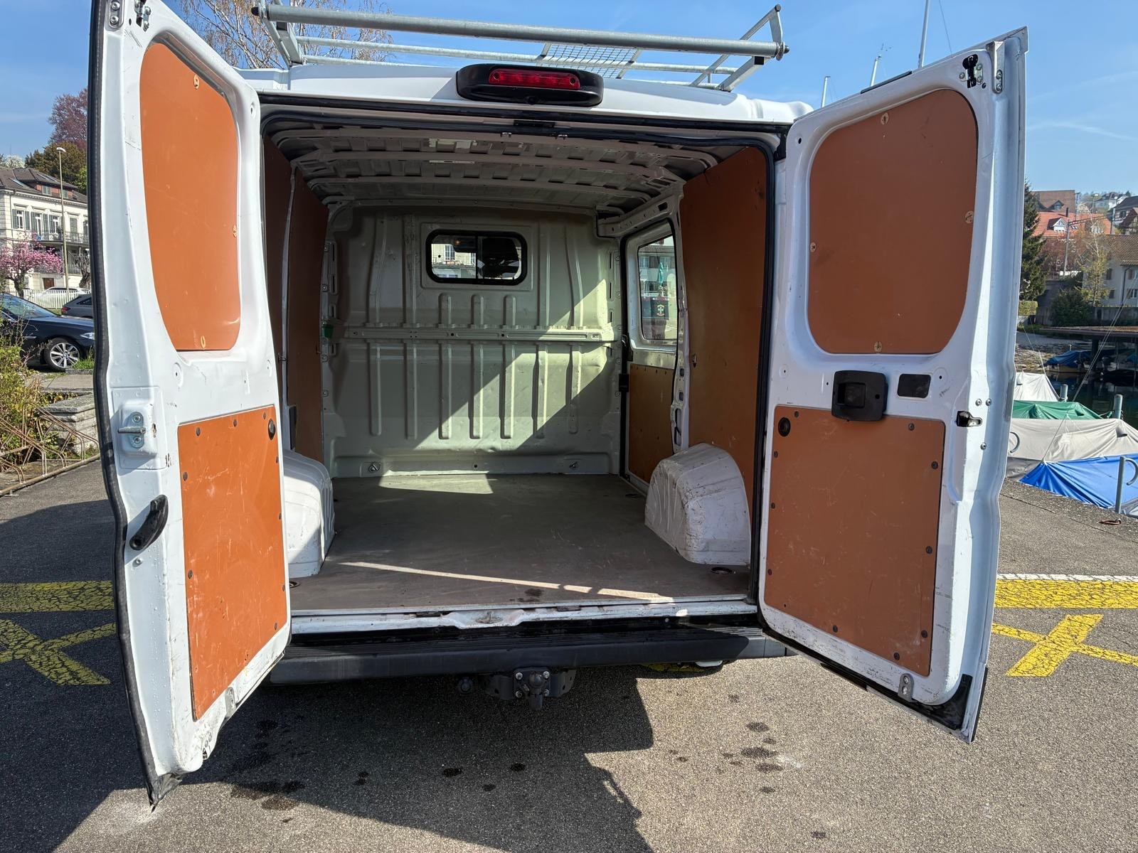 PEUGEOT Boxer 2.2 HDI 333 Premium L1H1-image-8