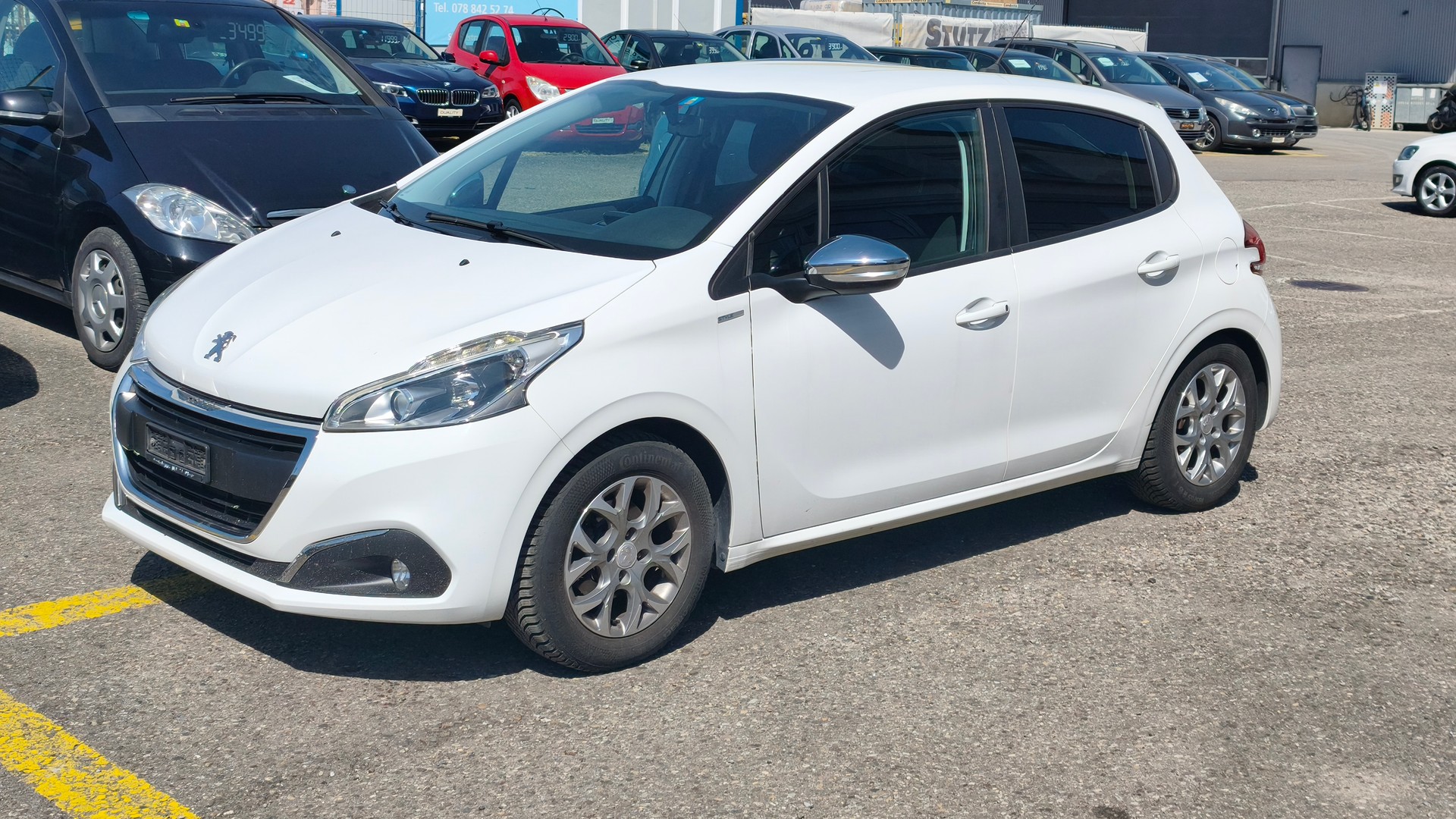 PEUGEOT 208 1.2 PureTech Style-image-6