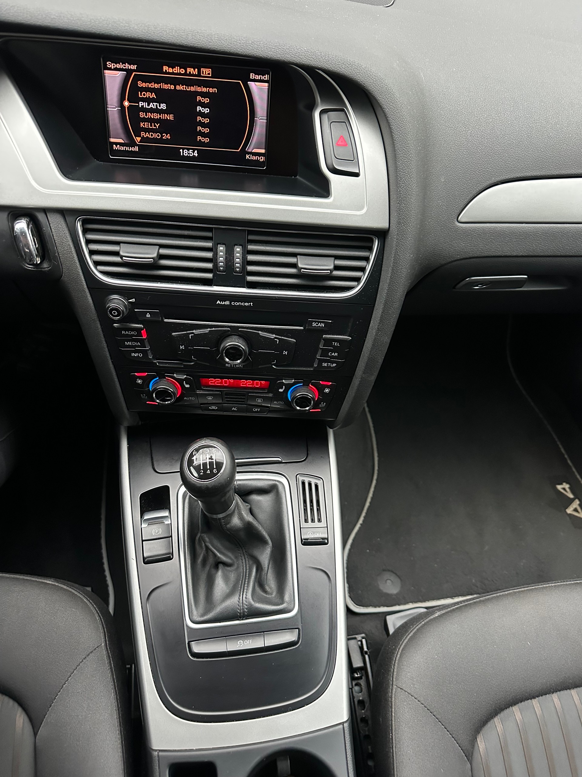 AUDI A4 Avant 2.0 TFSI-image-11