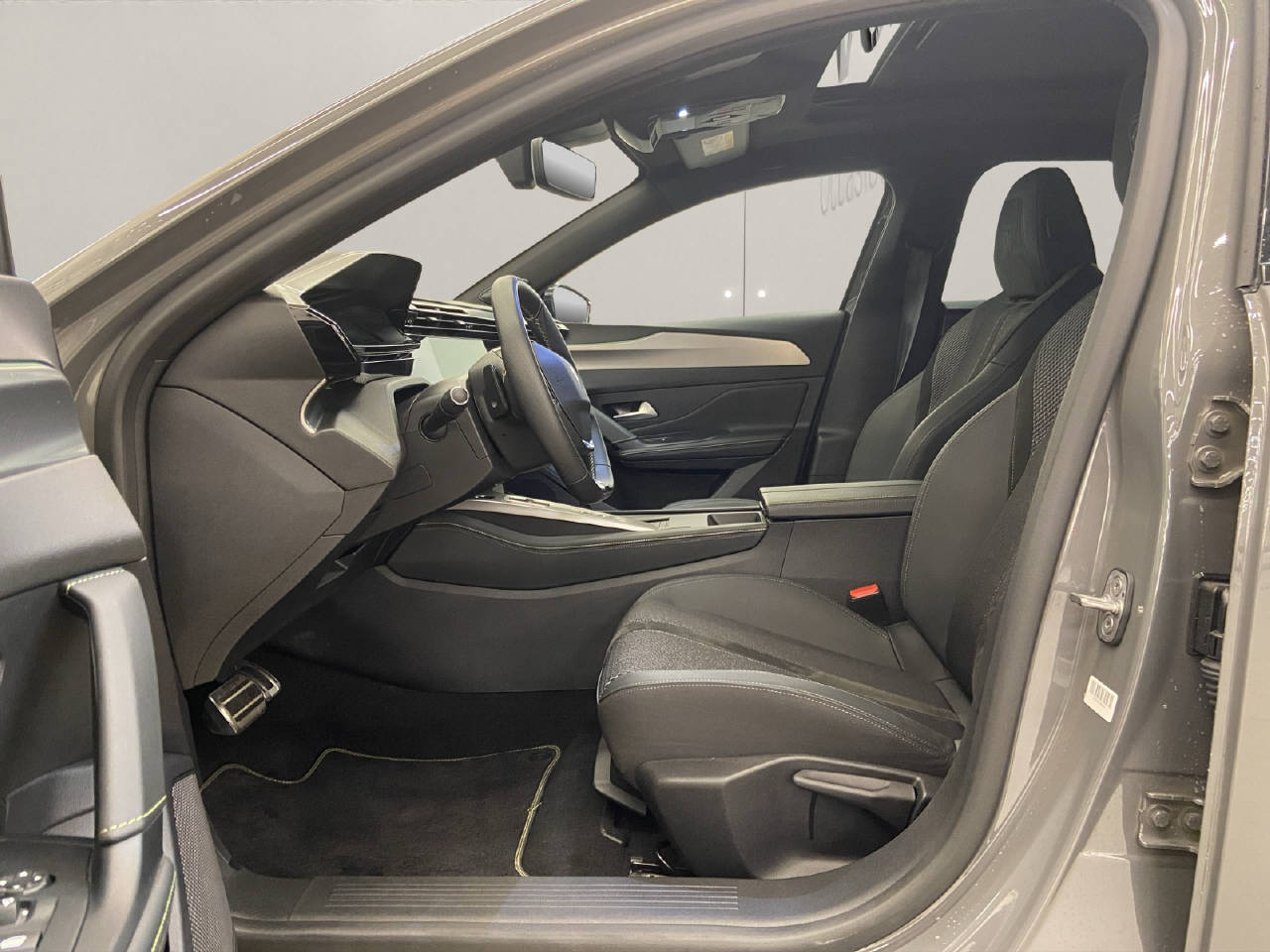 PEUGEOT 308 1.2 Hybrid GT 145-image-4