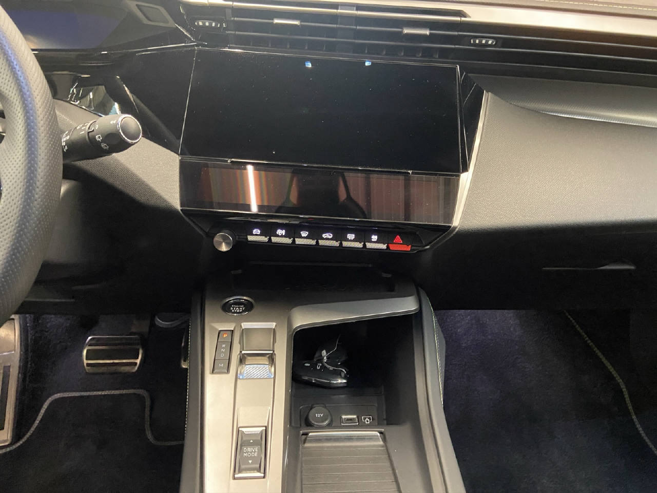 PEUGEOT 308 1.2 Hybrid GT 145-image-6