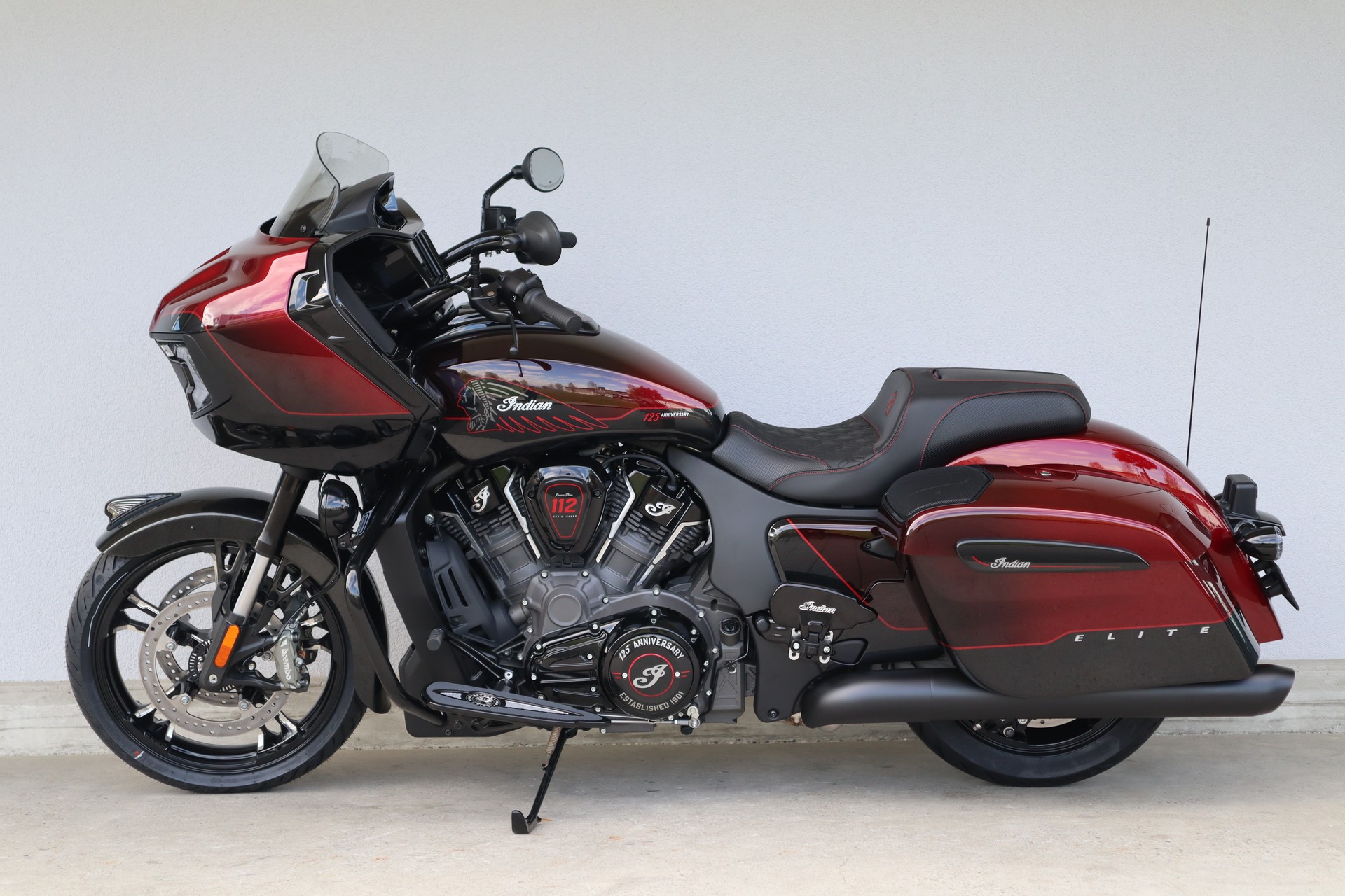 INDIAN Challenger Elite-showroom-element-3