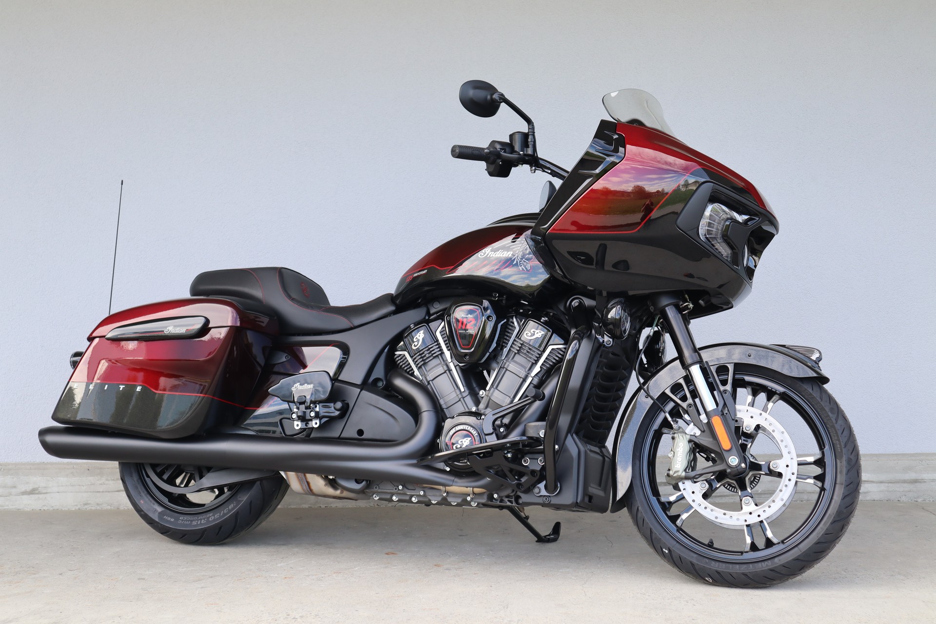 INDIAN Challenger Elite-showroom-element-1