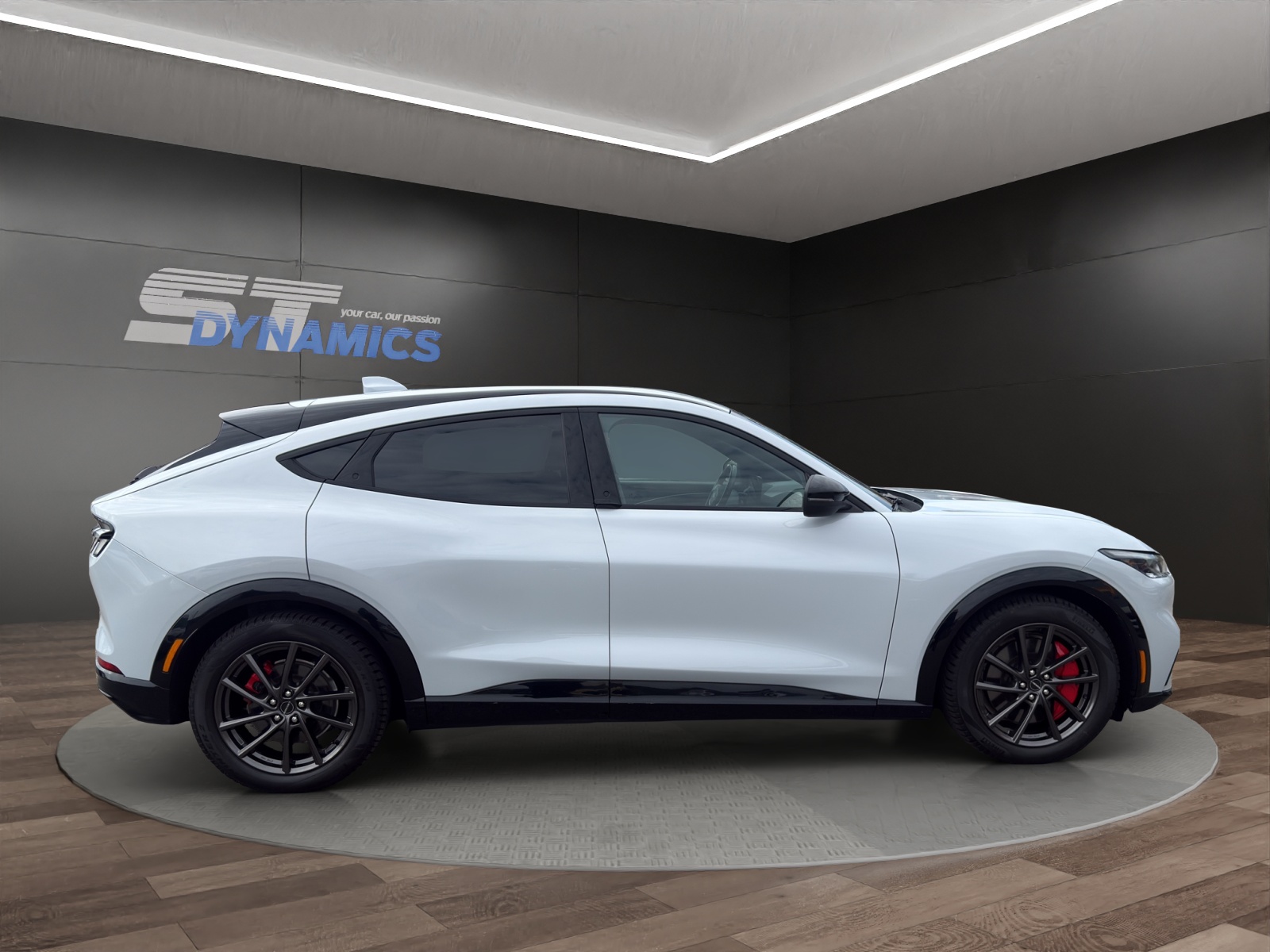 FORD Mustang Mach-E Premium AWD-image-6