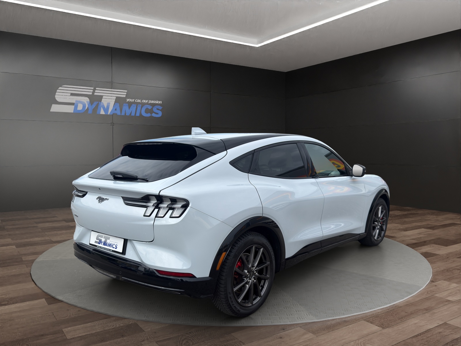 FORD Mustang Mach-E Premium AWD-image-5