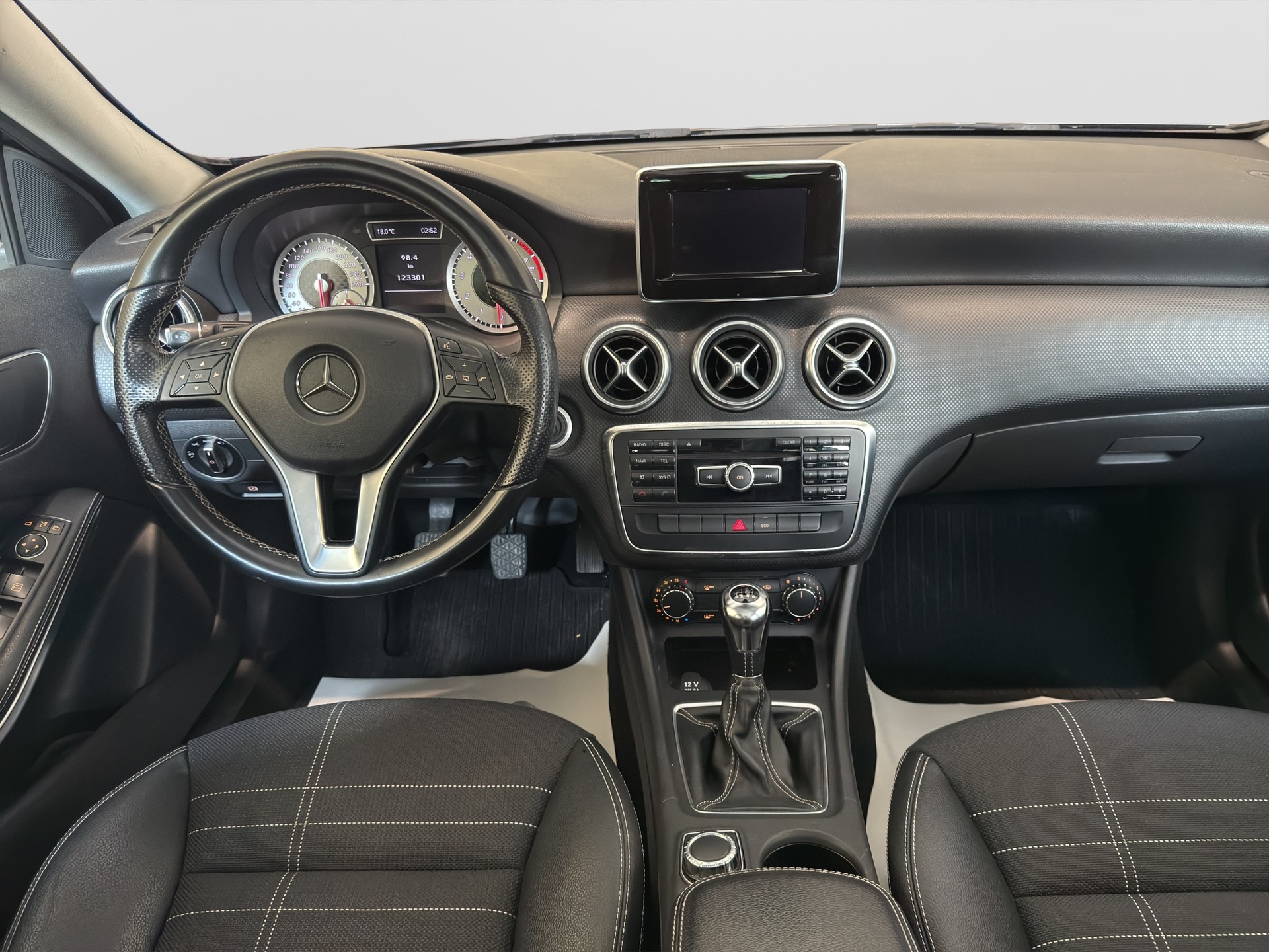 MERCEDES-BENZ A 200 Urban-image-8