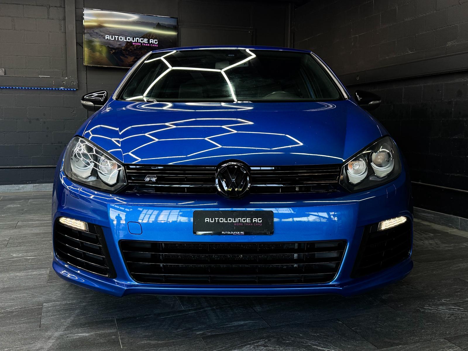VW Golf 2.0 TSI R 4Motion-showroom-element-2