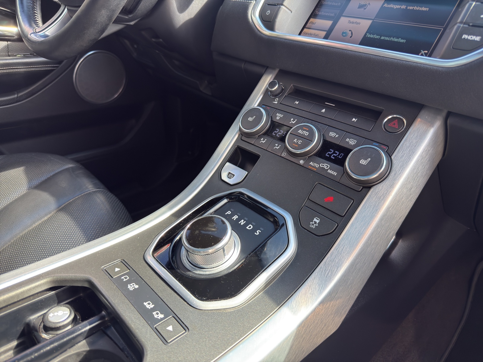 LAND ROVER Range Rover Evoque 2.2 SD4 Pure AT6-image-12