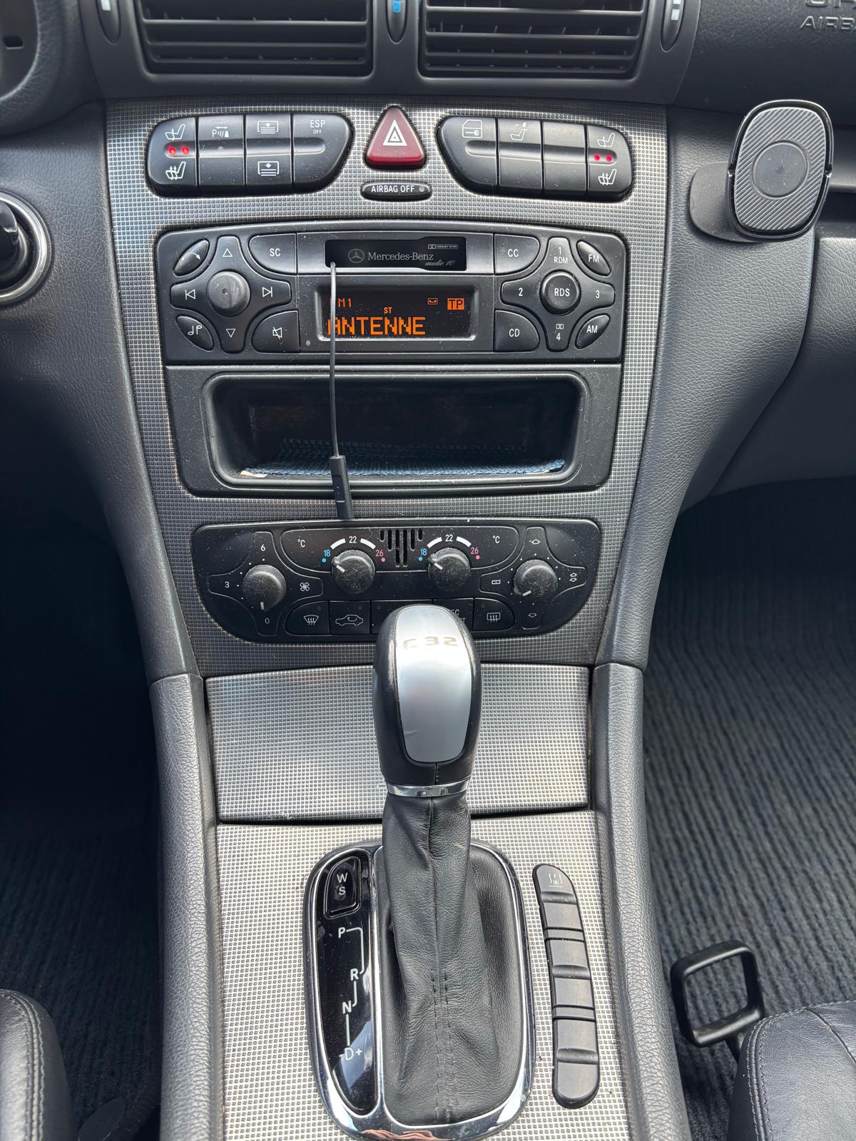 MERCEDES-BENZ C 32 AMG Automatic-image-12
