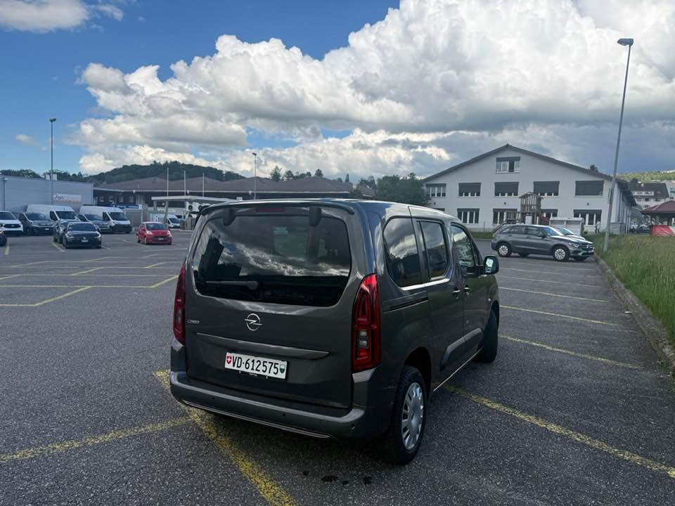 OPEL Combo Life XL 1.2 7 Plätze Edition-image-4