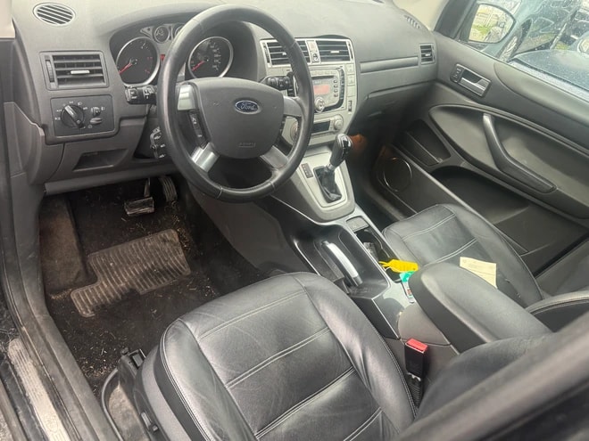 FORD Kuga 2.0 TDCi Titanium 4WD PowerShift-image-4