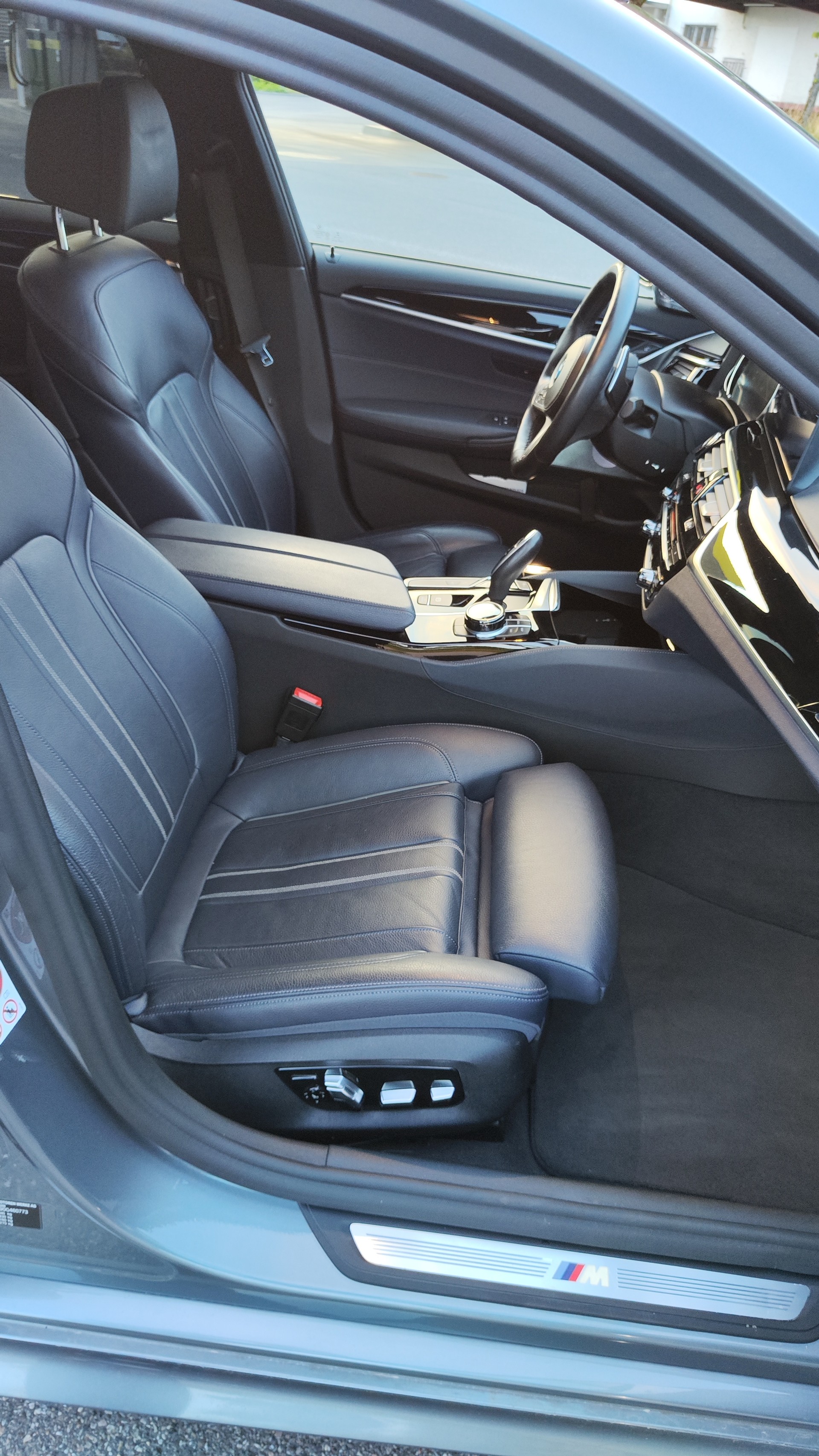 BMW 540i xDrive Sport Line Steptronic M Paket-image-9