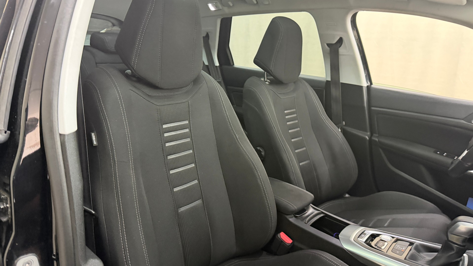 PEUGEOT 308 SW 1.2 THP Allure Automatic-image-12