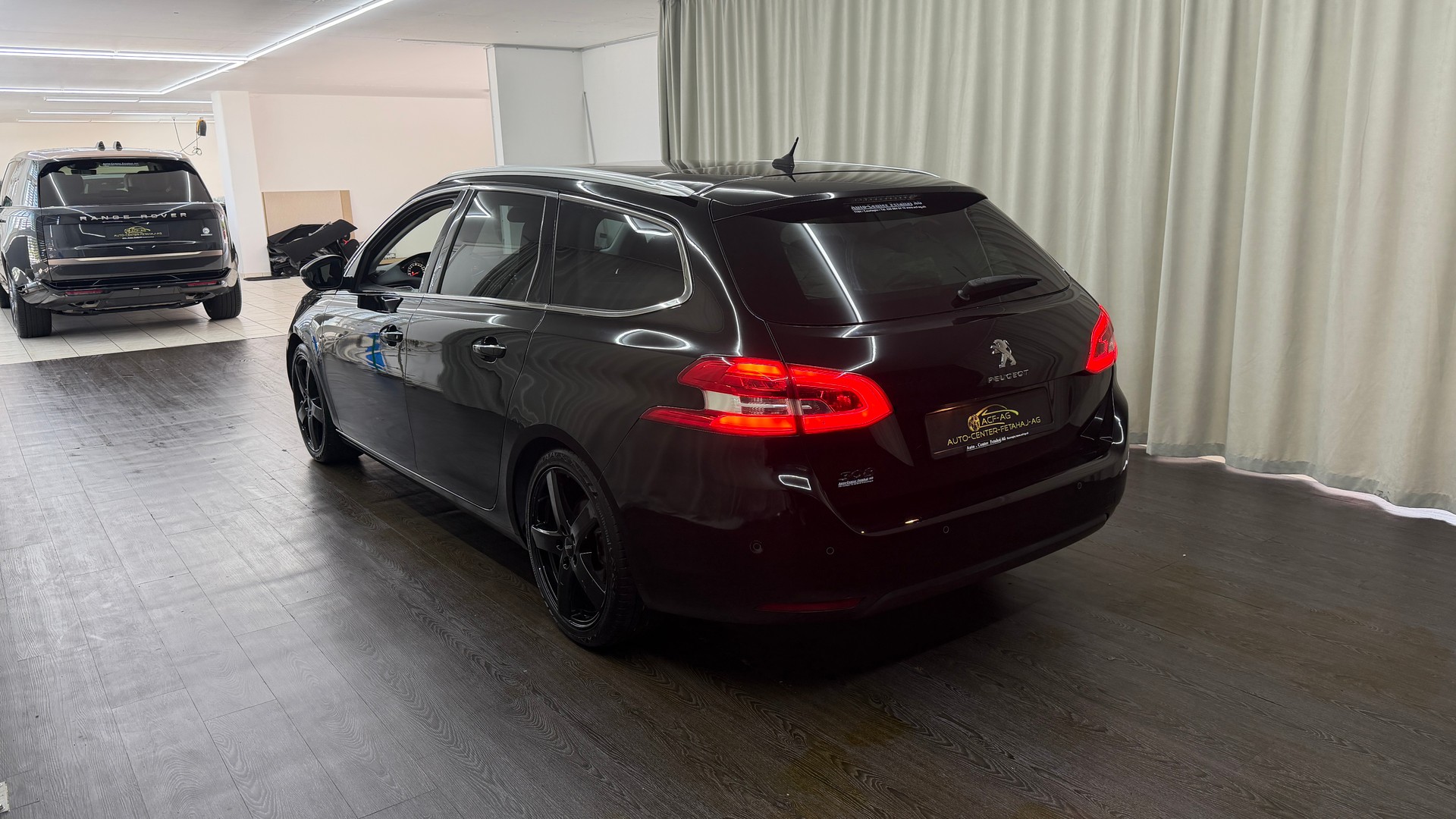 PEUGEOT 308 SW 1.2 THP Allure Automatic-image-5