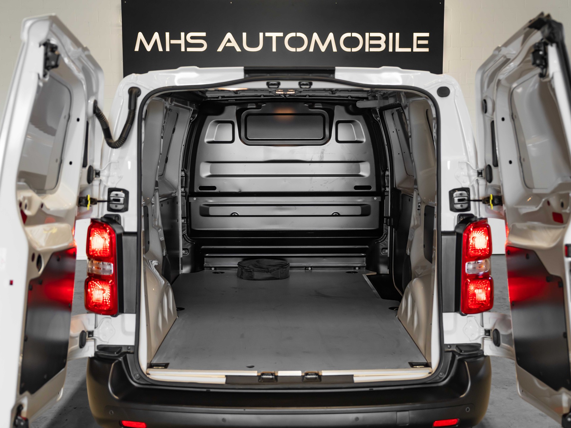 CITROEN e-Jumpy M 50kWh-image-14