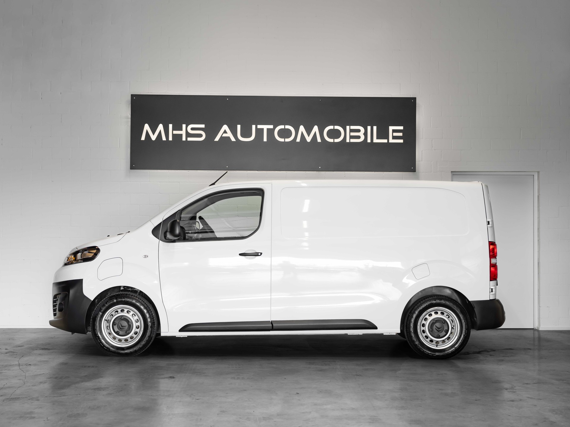 CITROEN e-Jumpy M 50kWh-showroom-element-1