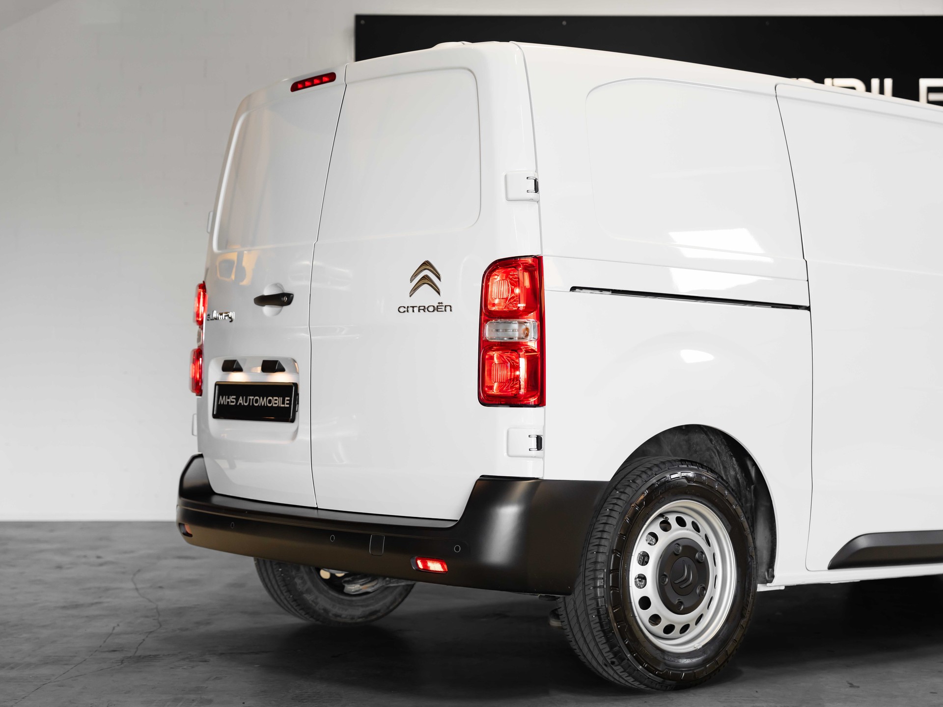 CITROEN e-Jumpy M 50kWh-image-16