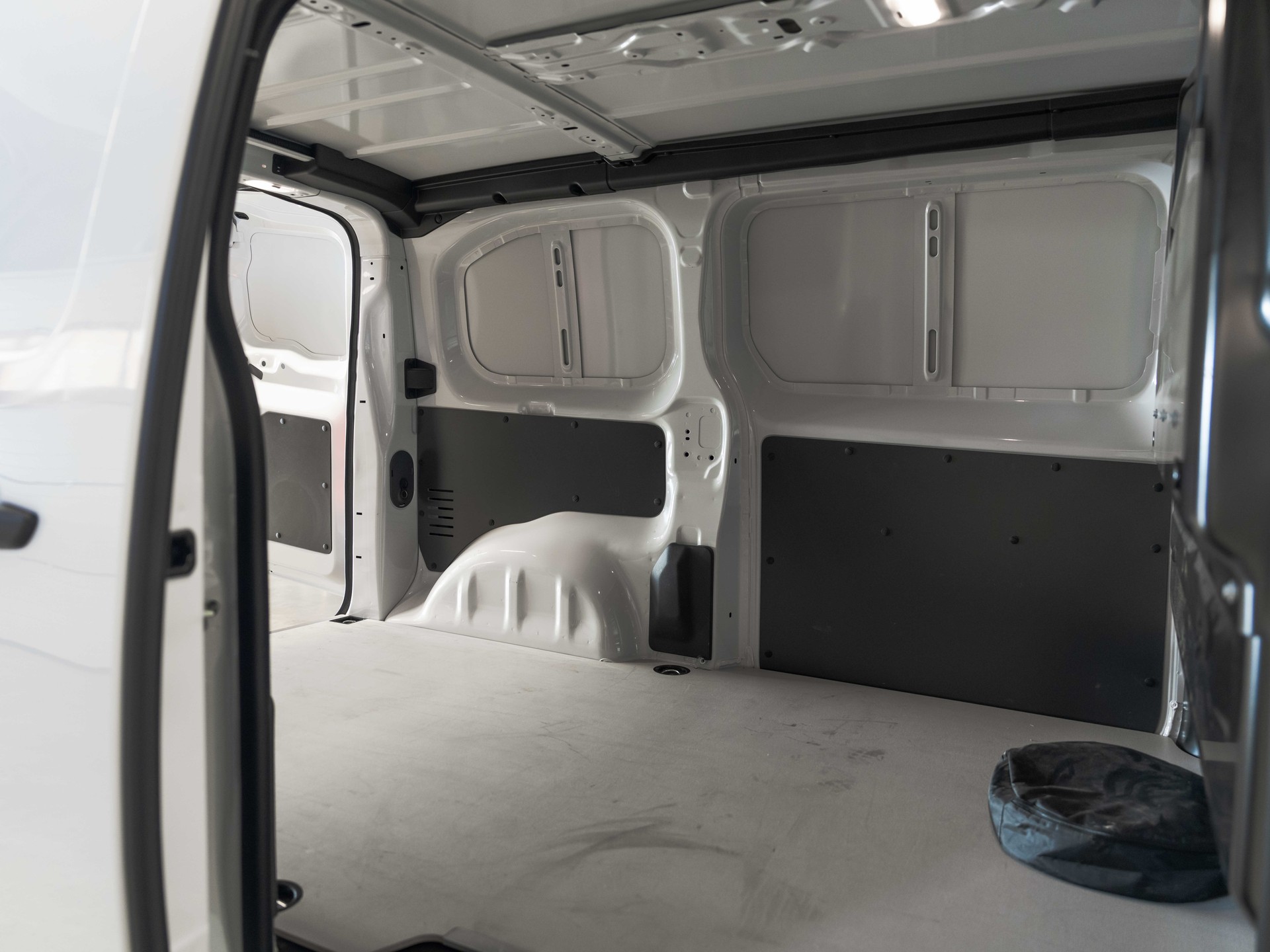 CITROEN e-Jumpy M 50kWh-image-15