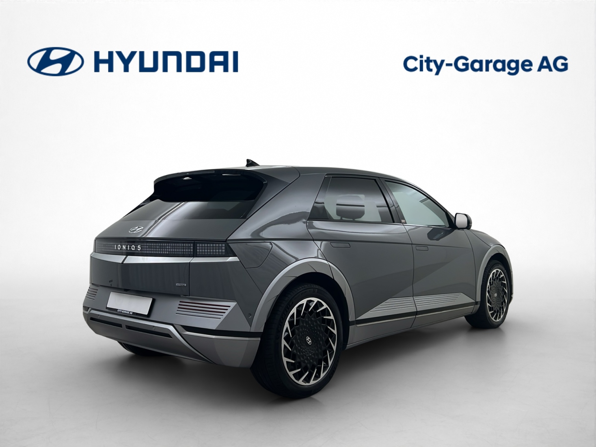 HYUNDAI Ioniq 5 First Edition 4WD 72,6 kWh-image-2