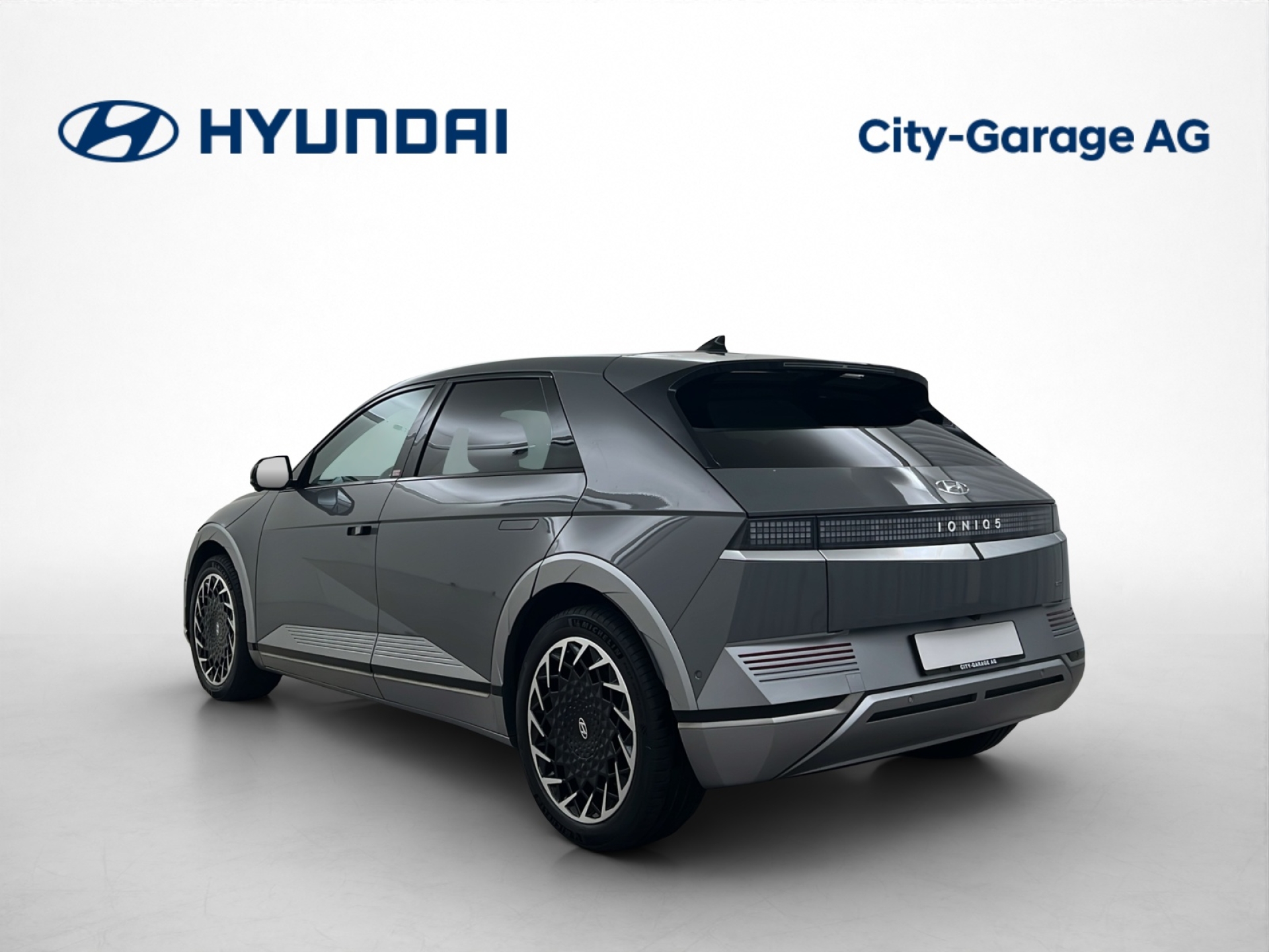 HYUNDAI Ioniq 5 First Edition 4WD 72,6 kWh-image-1