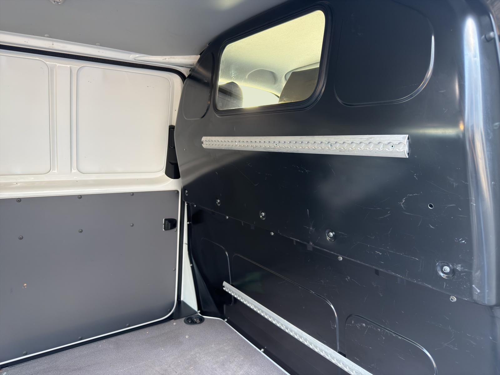 VW T6.1 2.0 TDI 4Motion-image-11