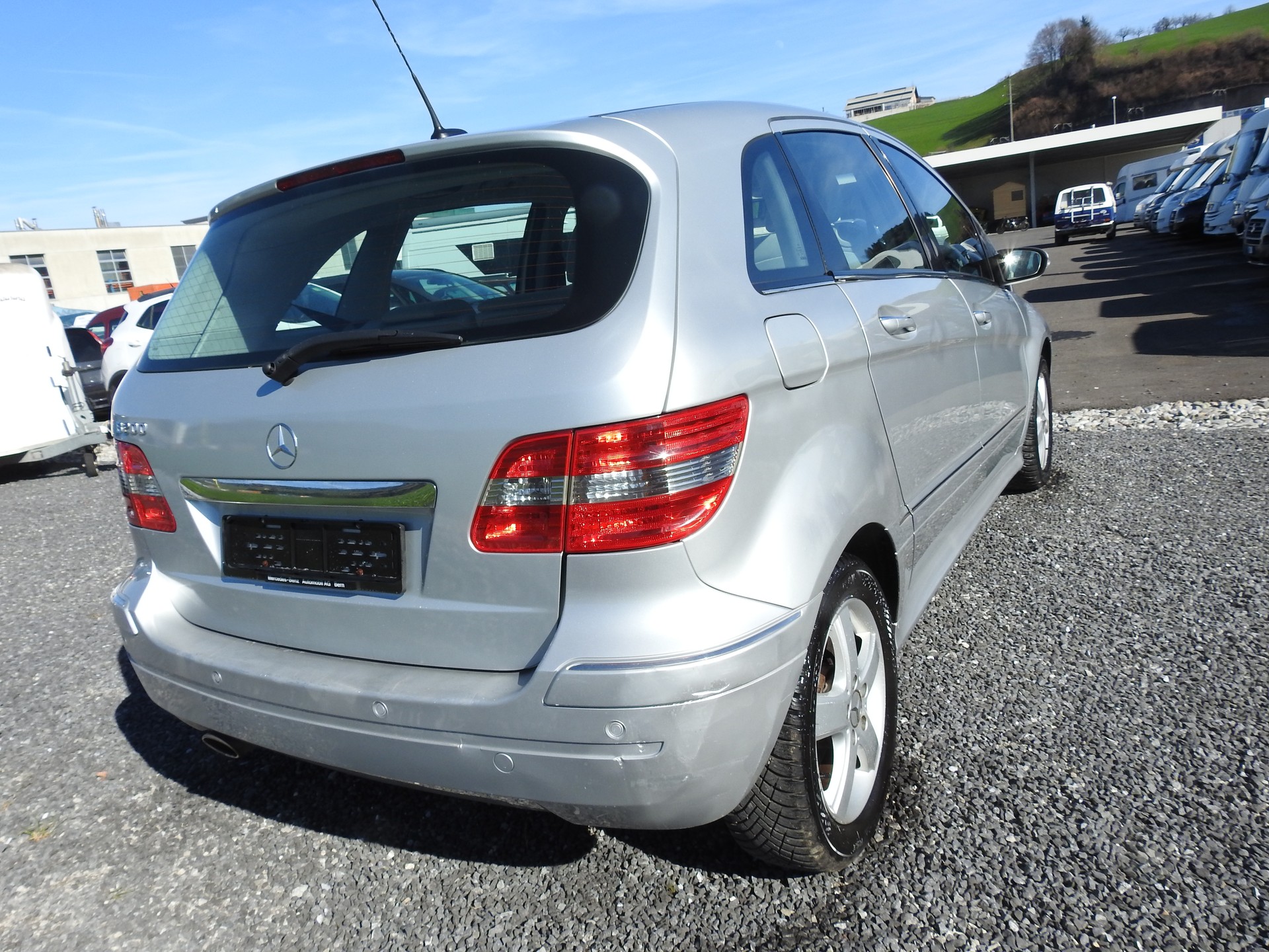 MERCEDES-BENZ B 200-image-5