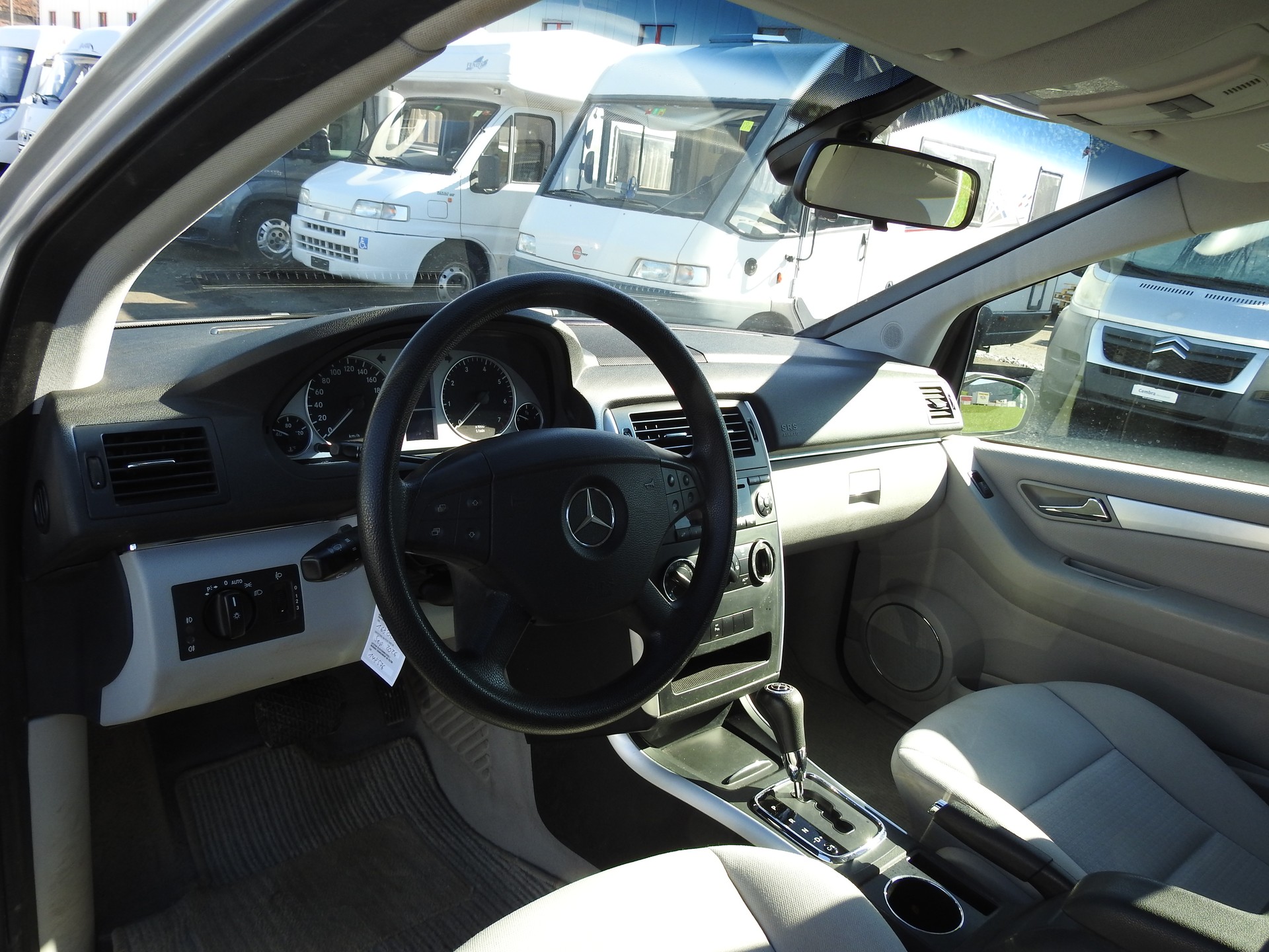 MERCEDES-BENZ B 200-image-12