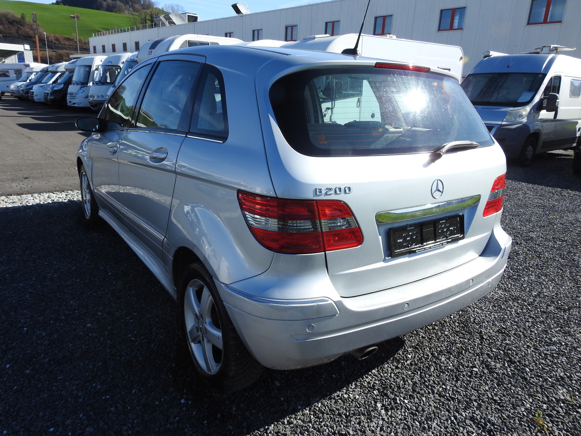 MERCEDES-BENZ B 200-showroom-element-3