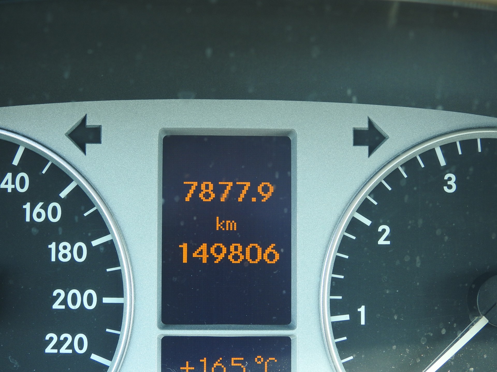 MERCEDES-BENZ B 200-image-21