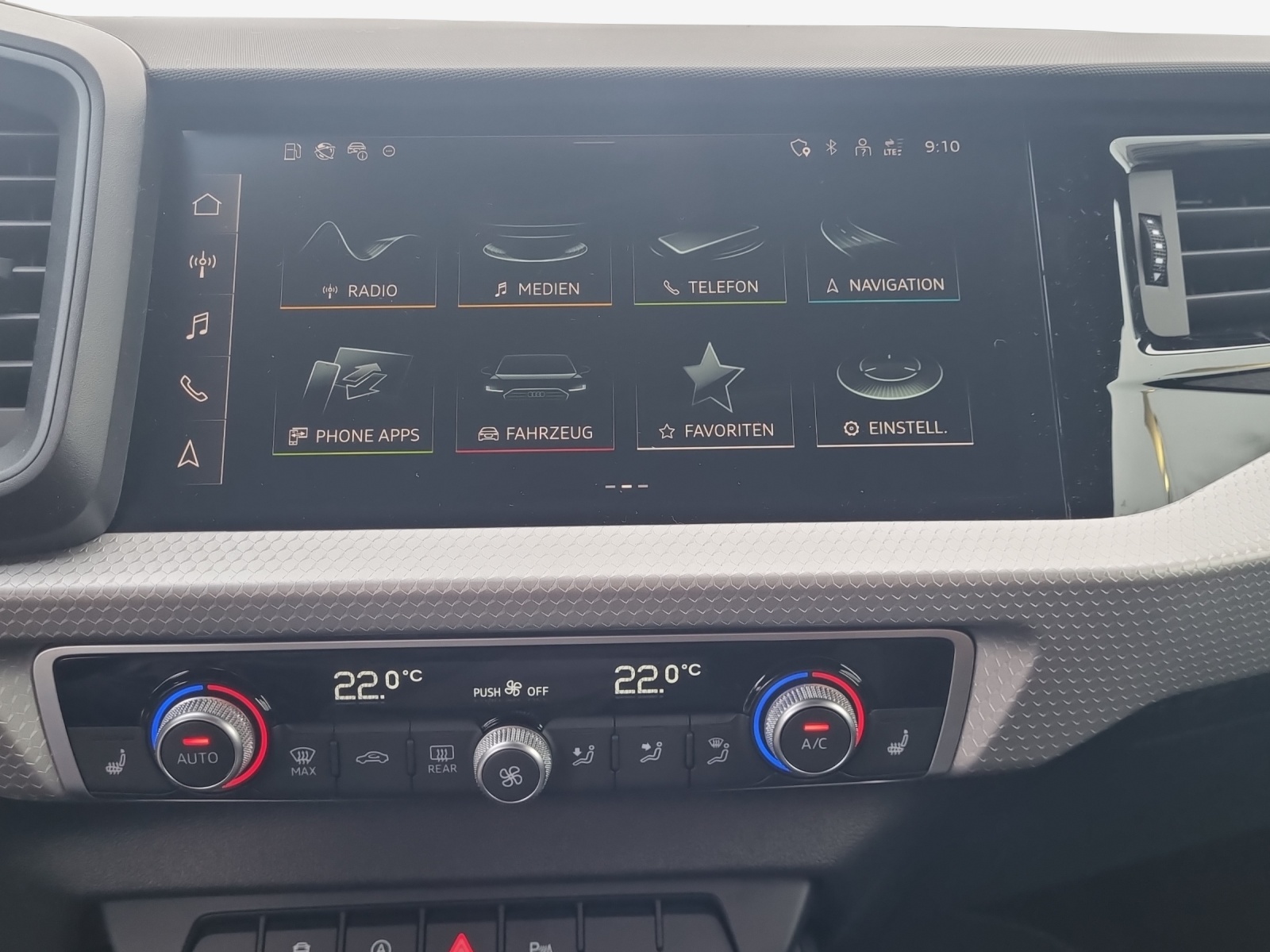 AUDI A1 Sportback 30 TFSI S Line S-tronic-image-9