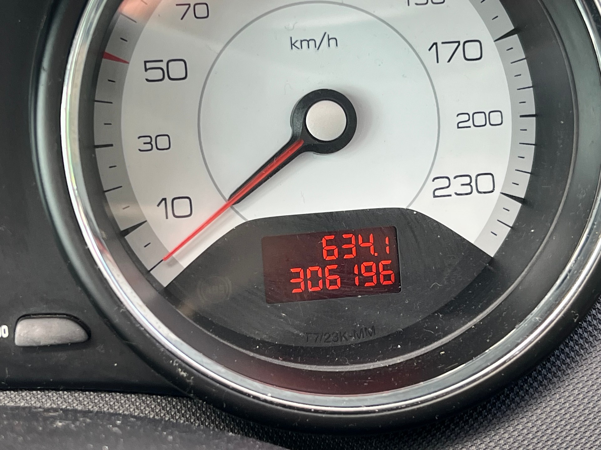 PEUGEOT 308 SW 2.0 HDI Sport Pack Automatic-image-13