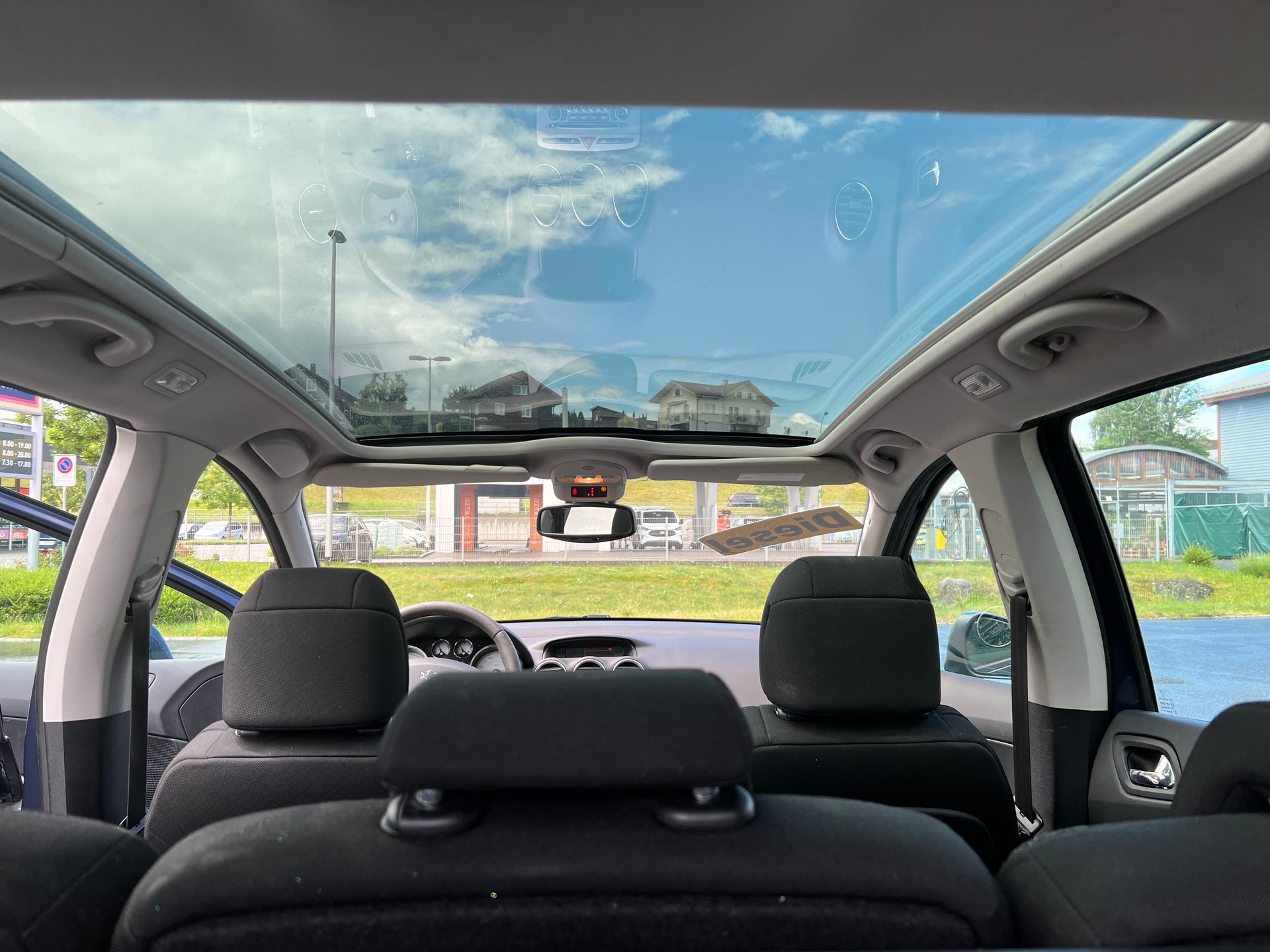 PEUGEOT 308 SW 2.0 HDI Sport Pack Automatic-image-12