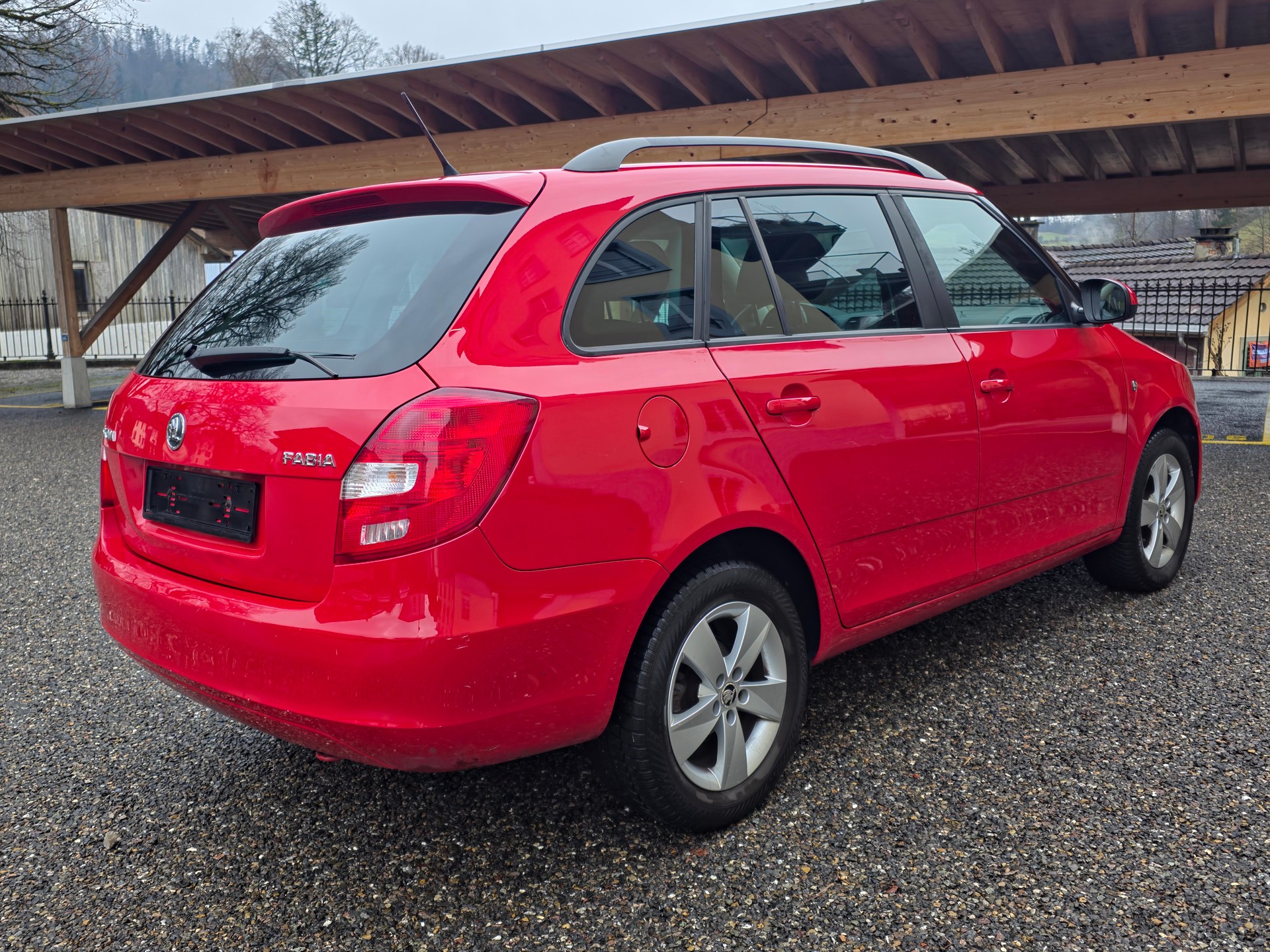 SKODA Fabia 1.2 TSI Ambition Plus | MFK 02.03.2026 | Inkl. Dachträger | Kombi-showroom-element-2