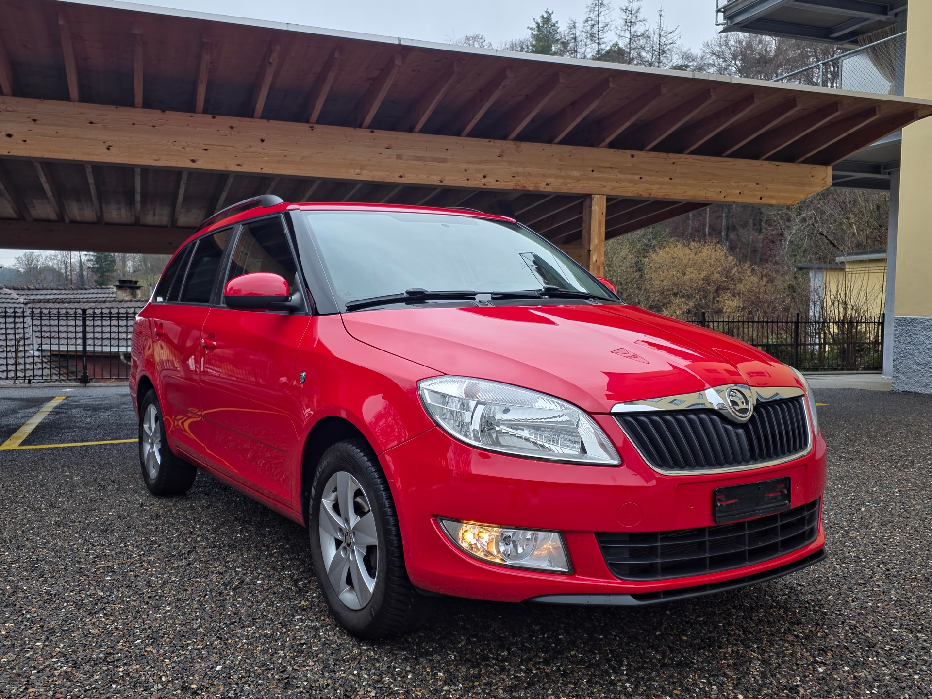 SKODA Fabia 1.2 TSI Ambition Plus | MFK 02.03.2026 | Inkl. Dachträger | Kombi