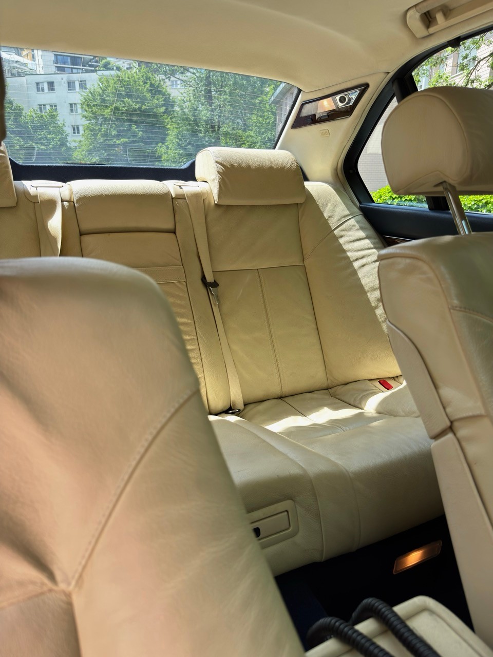 BMW 750i E38-image-7