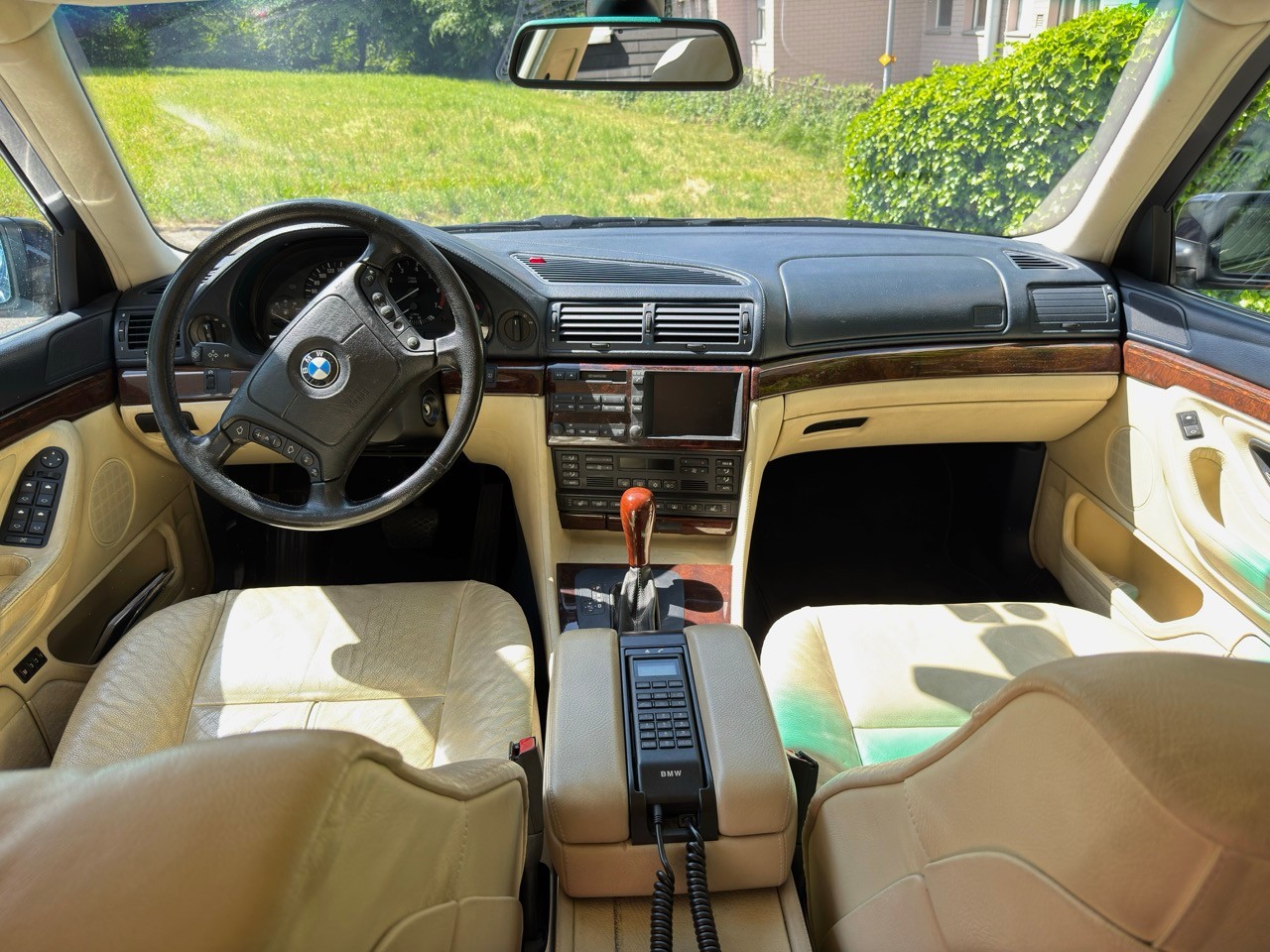 BMW 750i E38-image-3