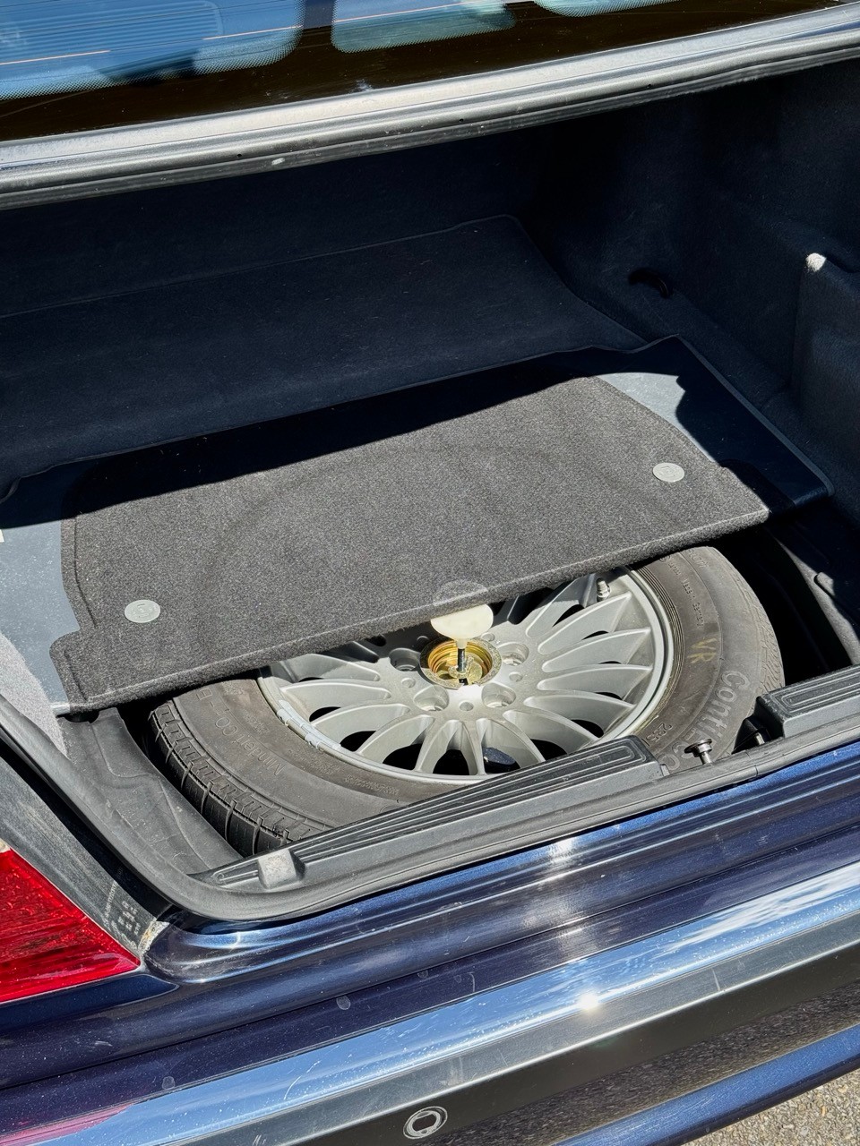BMW 750i E38-image-11