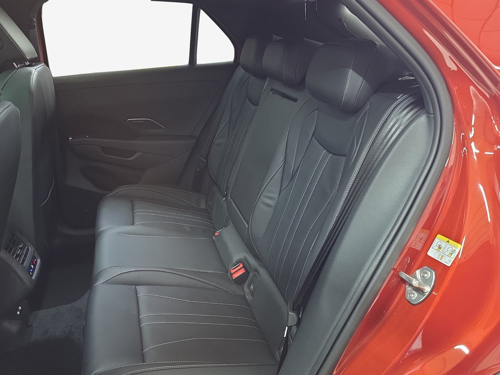 VW T-Roc 1.5 eTSI mHEV R-Line DSG-image-11