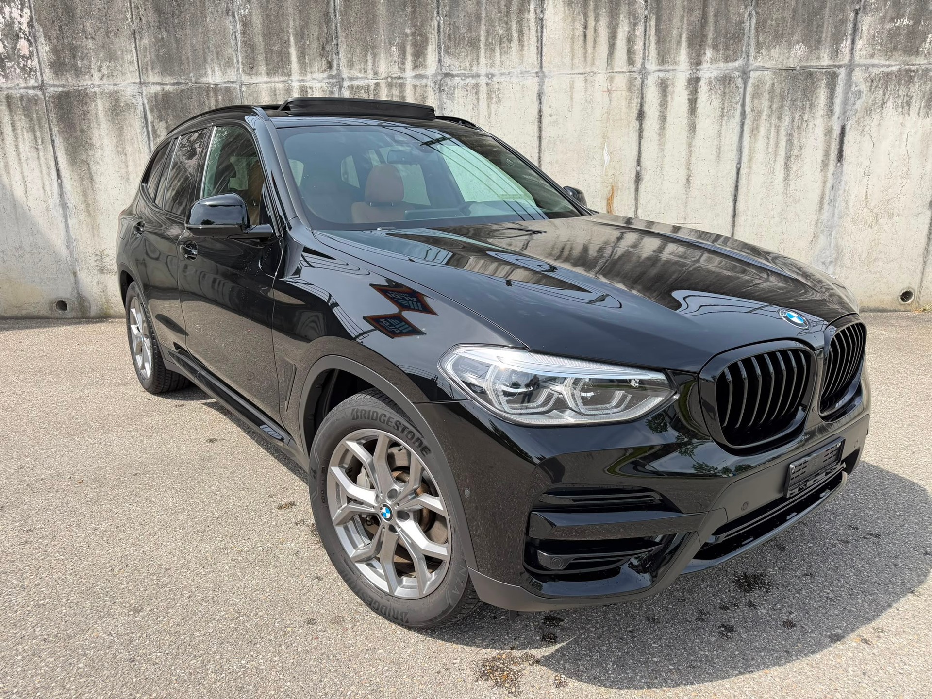 BMW 30e xDrive-image-0