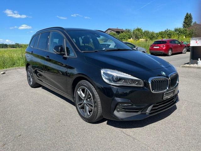 BMW 218i-image-0