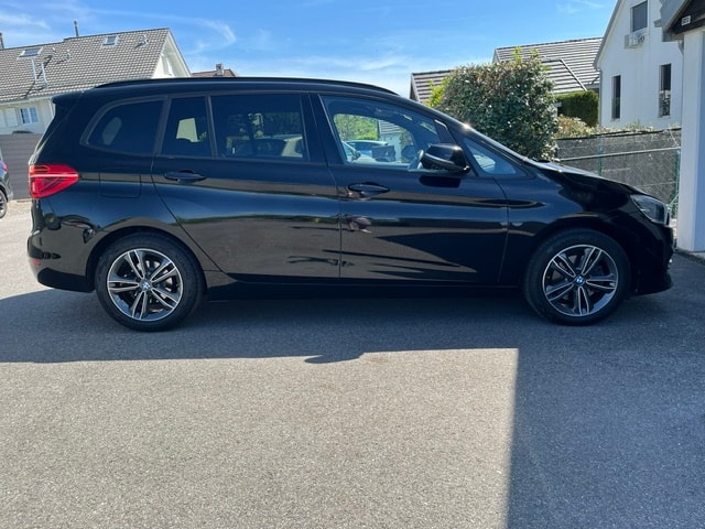 BMW 218i-image-2