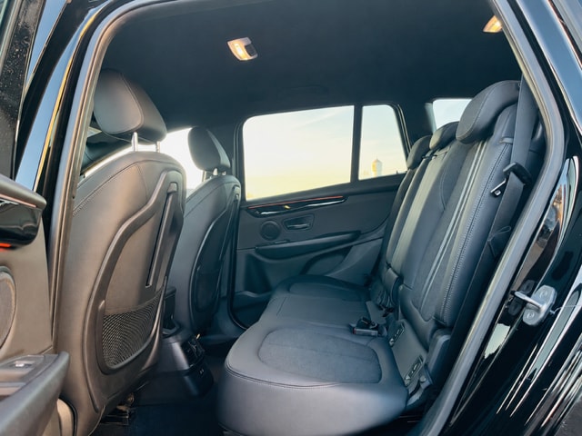 BMW 218i-image-4