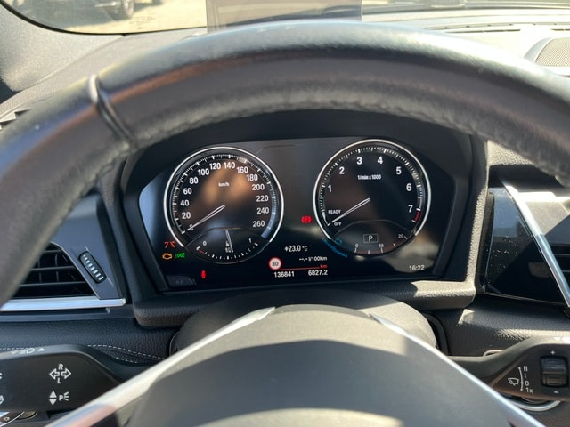 BMW 218i-image-3