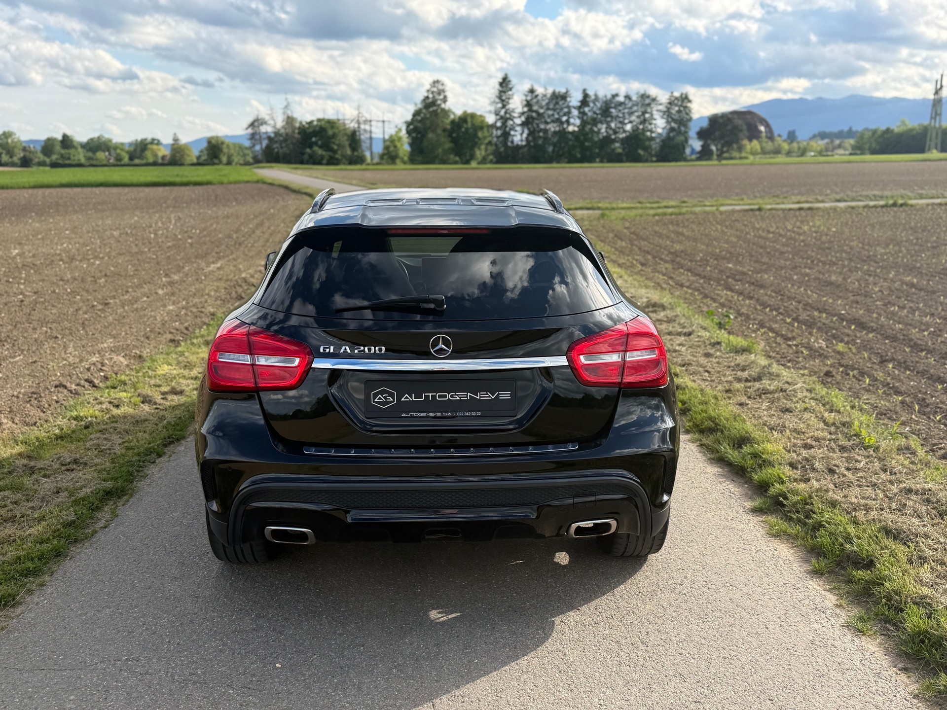 MERCEDES-BENZ GLA 200 AMG Line 7G-DCT-image-8