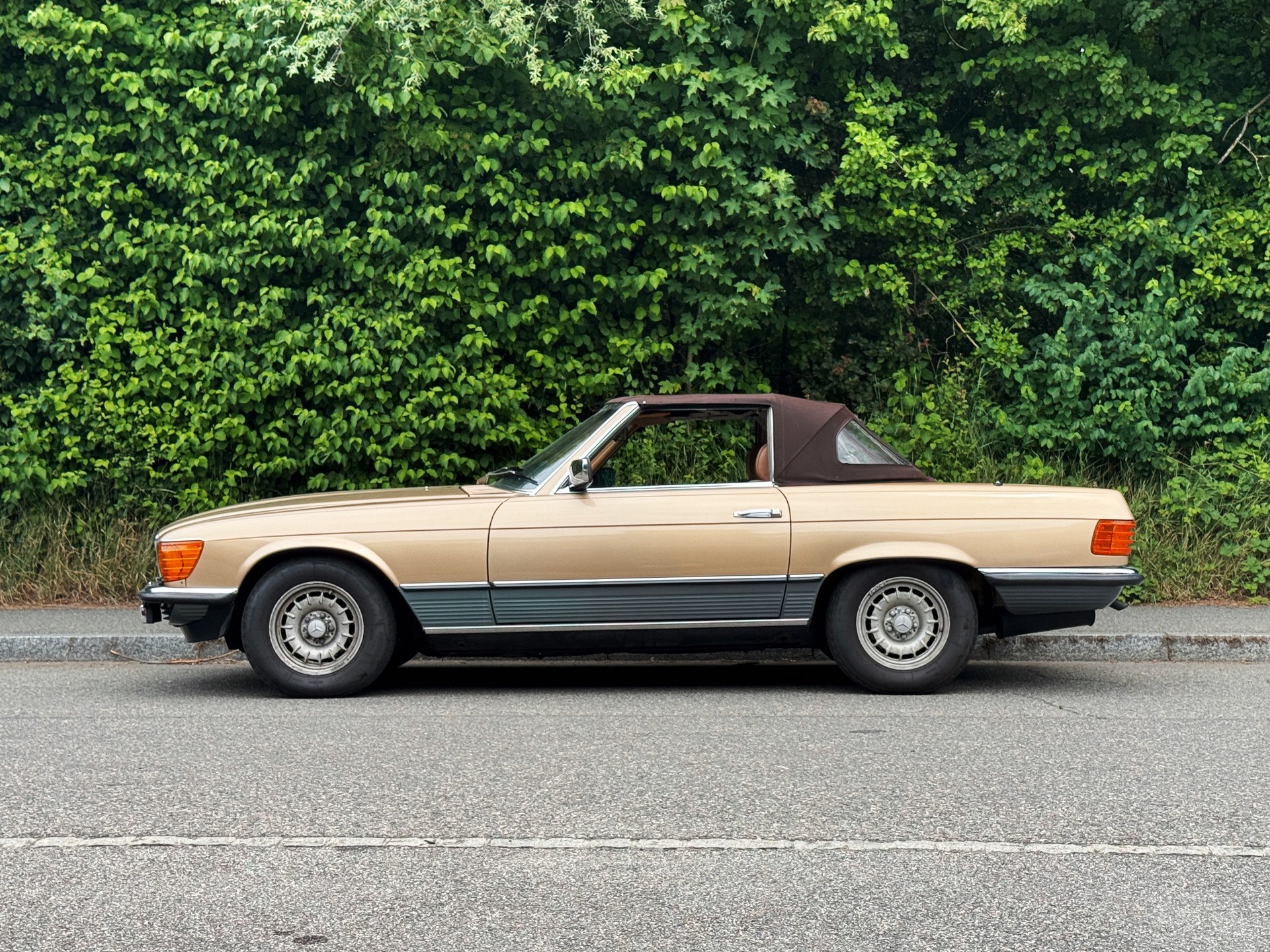 MERCEDES-BENZ SL 500-showroom-element-3